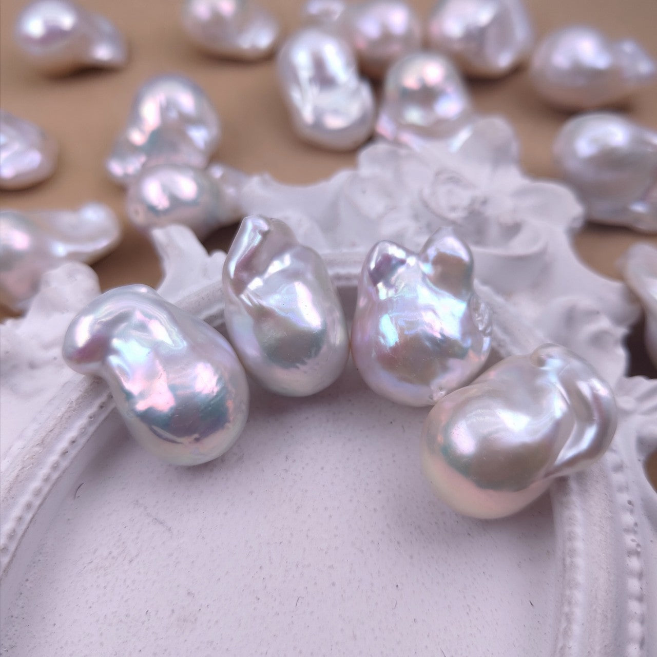 Natural Baroque pearls with peculiar shapes wholesale